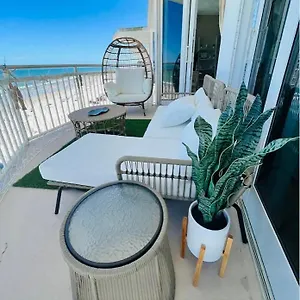 Oasis 704 Lovely Daytona Ocean Front For 5 Sleeps Up To 12 Apartment